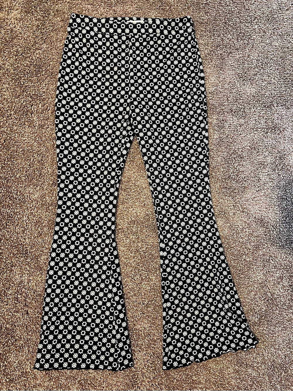 SO Pull-On Flare Pant Black & White
